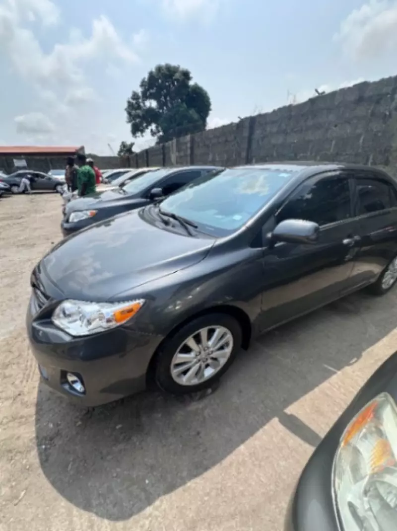 Toyota Corolla   - 2012