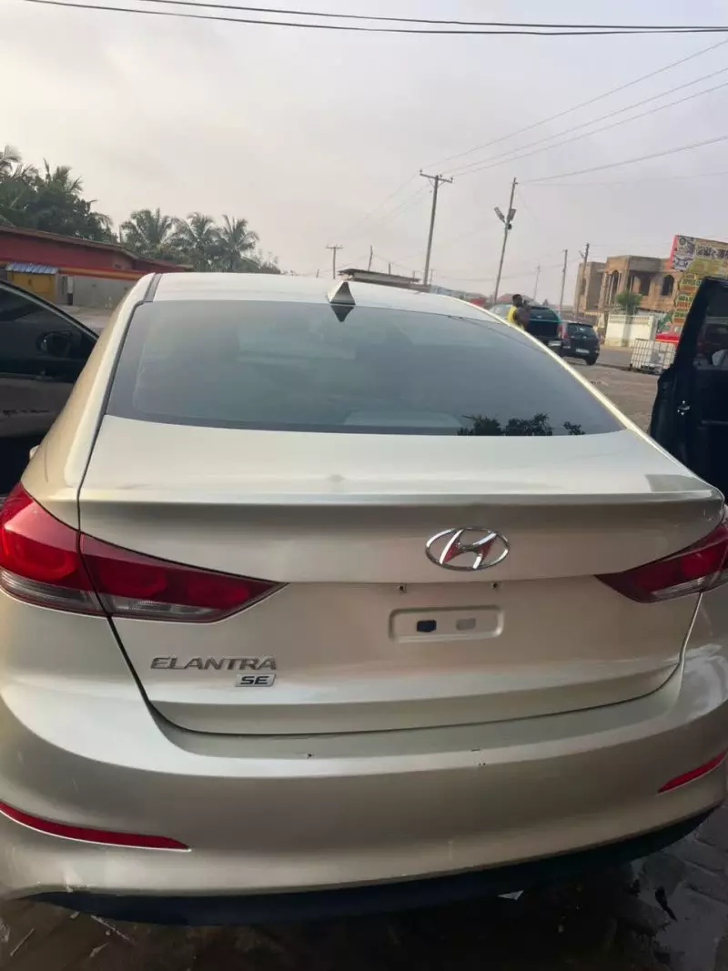 Hyundai Elantra   - 2017