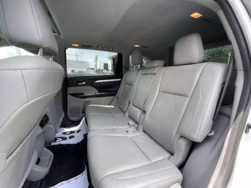 TOYOTA Highlander   - 2016