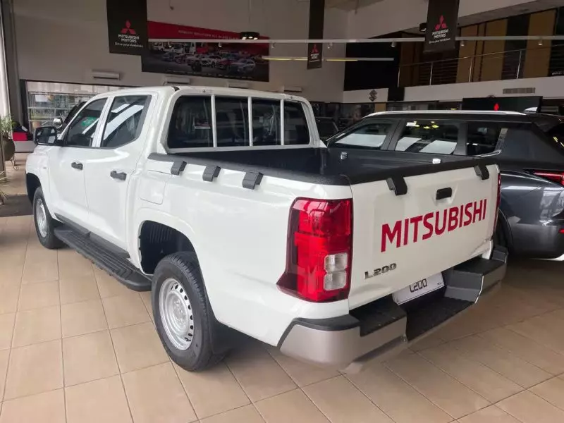 Mitsubishi L200   - 2026