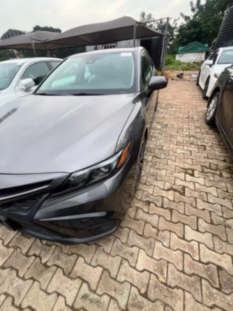 TOYOTA Camry   - 2021