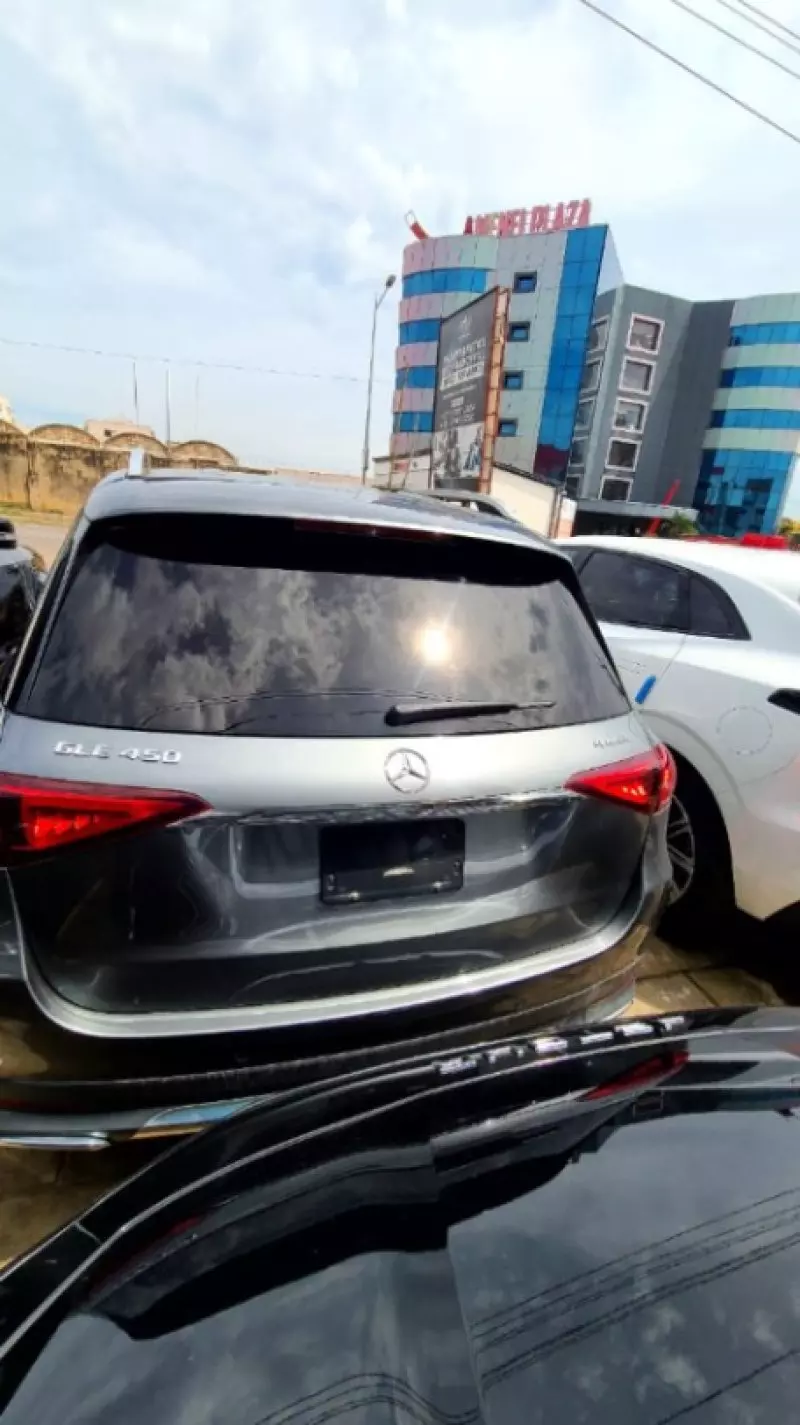 Mercedes-Benz GLE 450 - 2025
