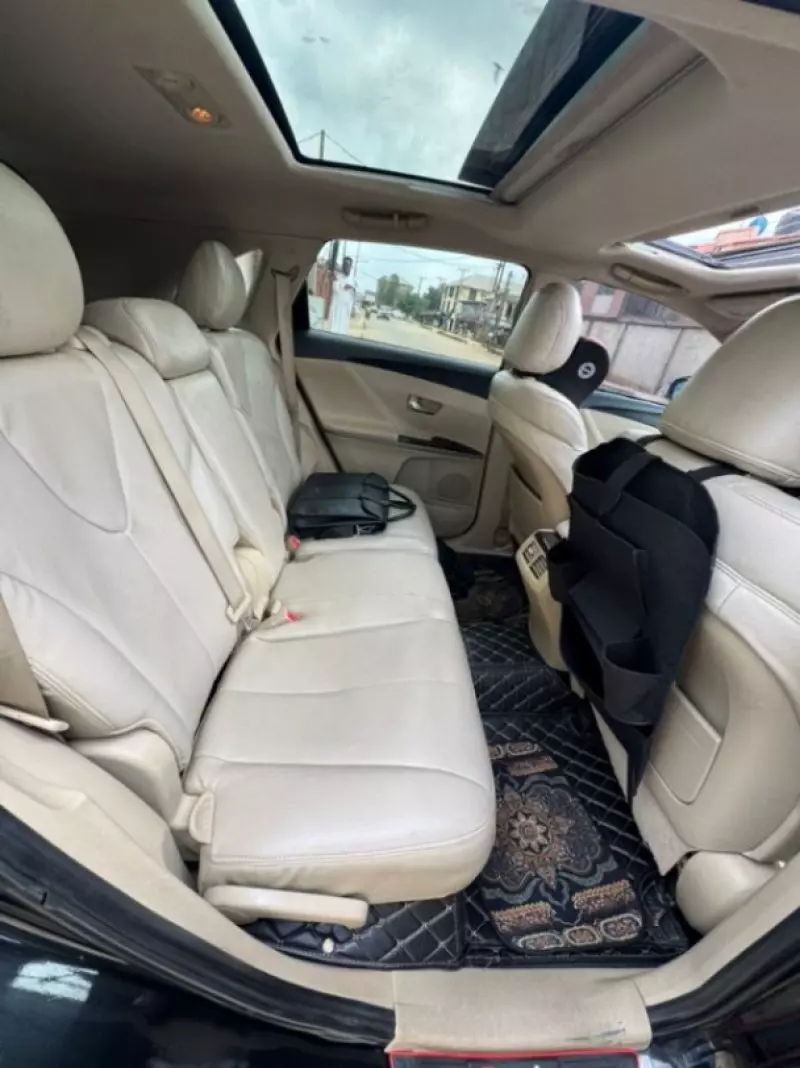 Toyota Venza   - 2011
