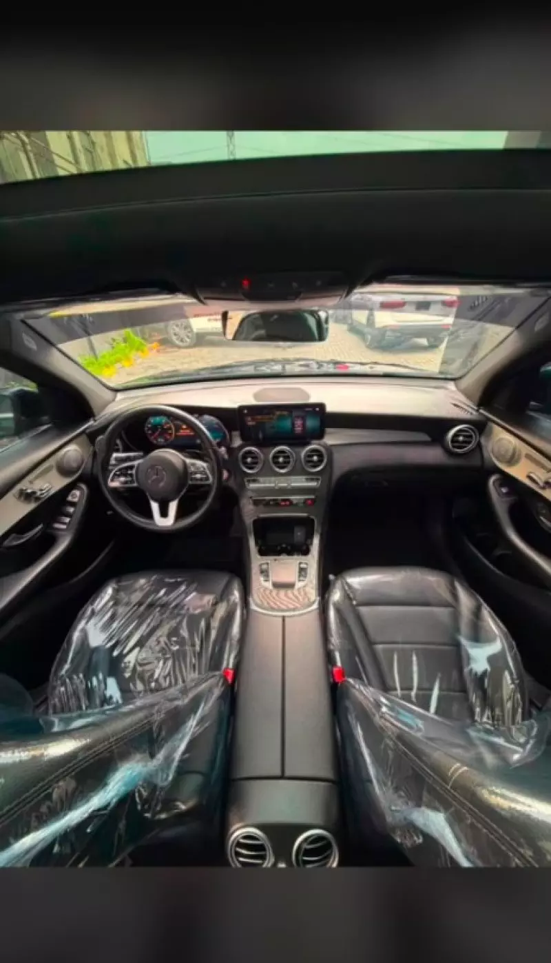 Mercedes-Benz GLC 300   - 2021