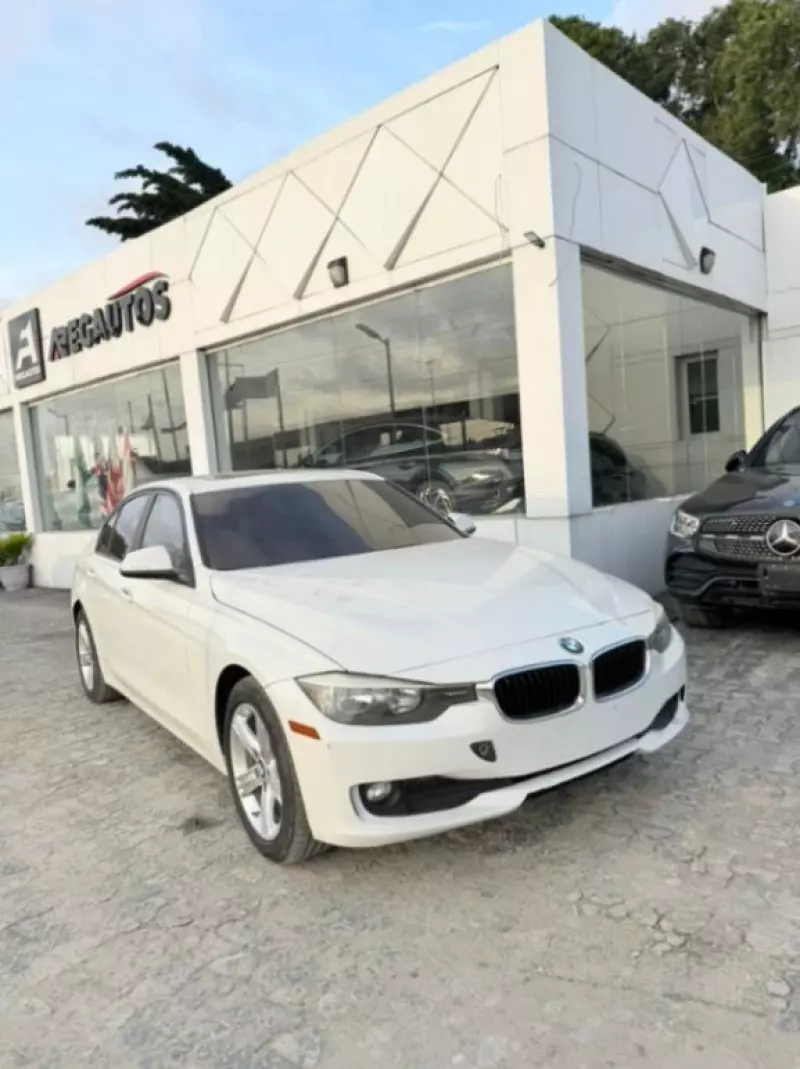 BMW 320i   - 2013