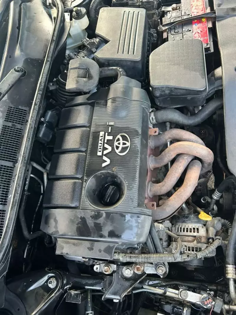 Toyota Camry   - 2010