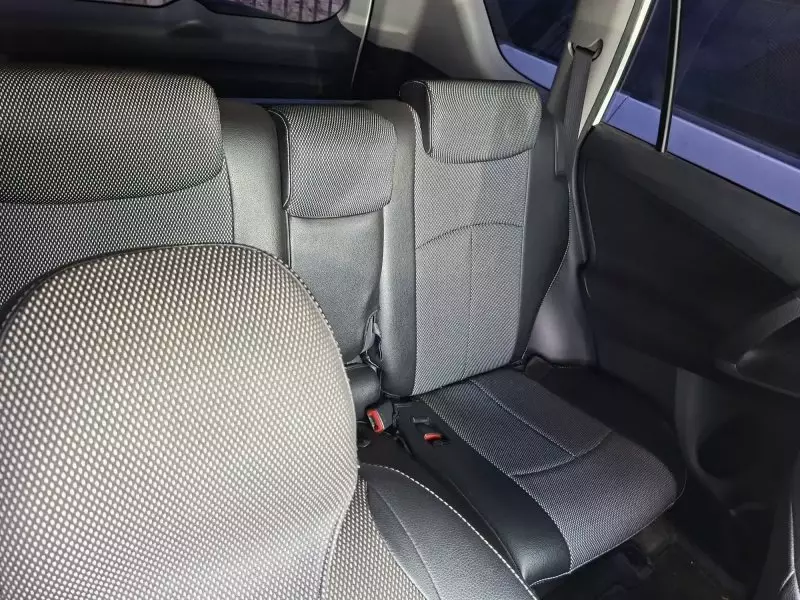 Toyota Vanguard    - 2012