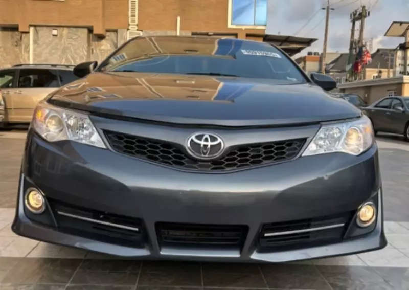 Toyota Camry   - 2014