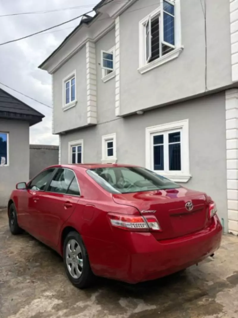 TOYOTA Camry   - 2010