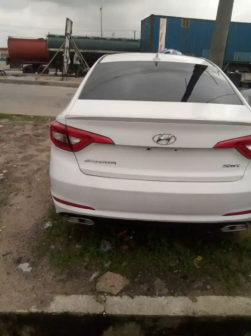 Hyundai Sonata   - 2015