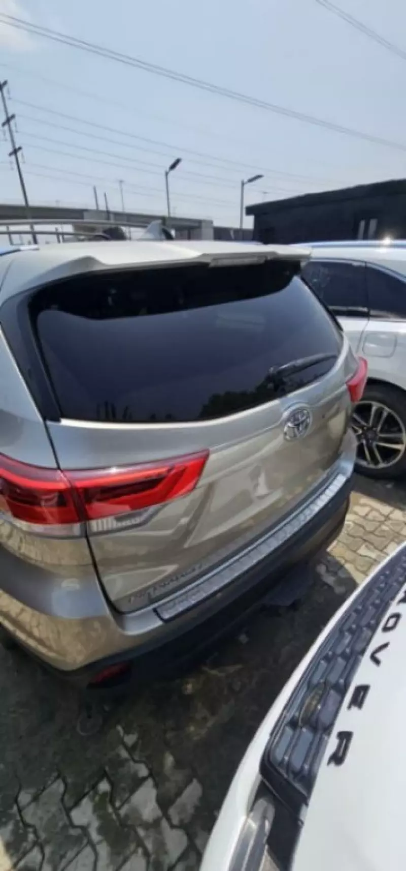 TOYOTA Highlander   - 2016