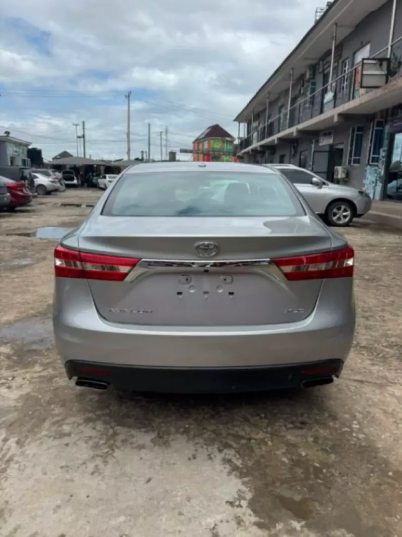 TOYOTA Avalon   - 2015