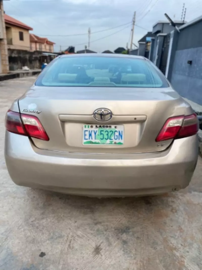 TOYOTA Camry   - 2009
