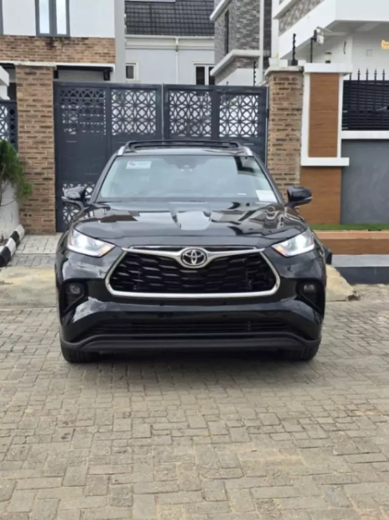 Toyota Highlander   - 2022