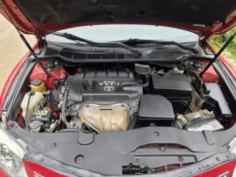 TOYOTA Camry - 2010