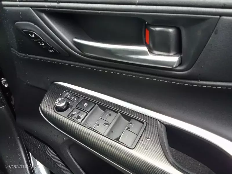 TOYOTA Harrier hybrid - 2020