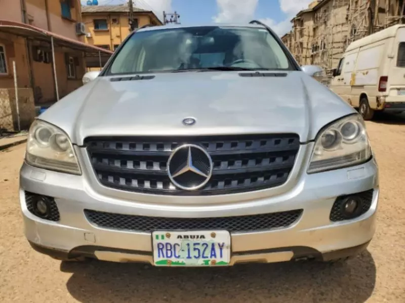 Mercedes-Benz ML 350   - 2005