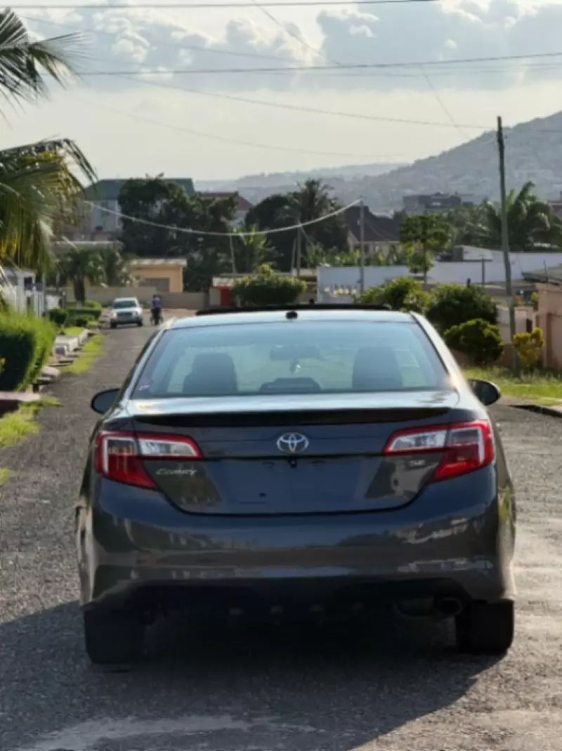 TOYOTA Camry - 2014