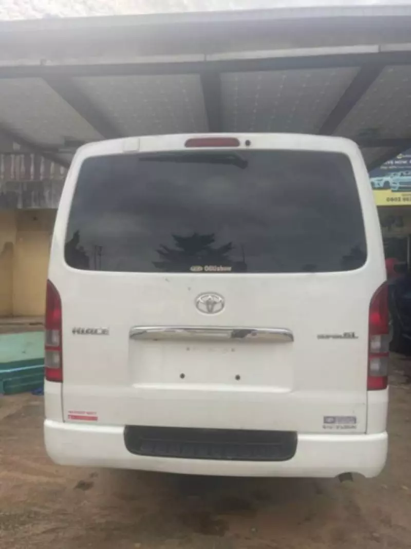 Toyota Hiace   - 2010