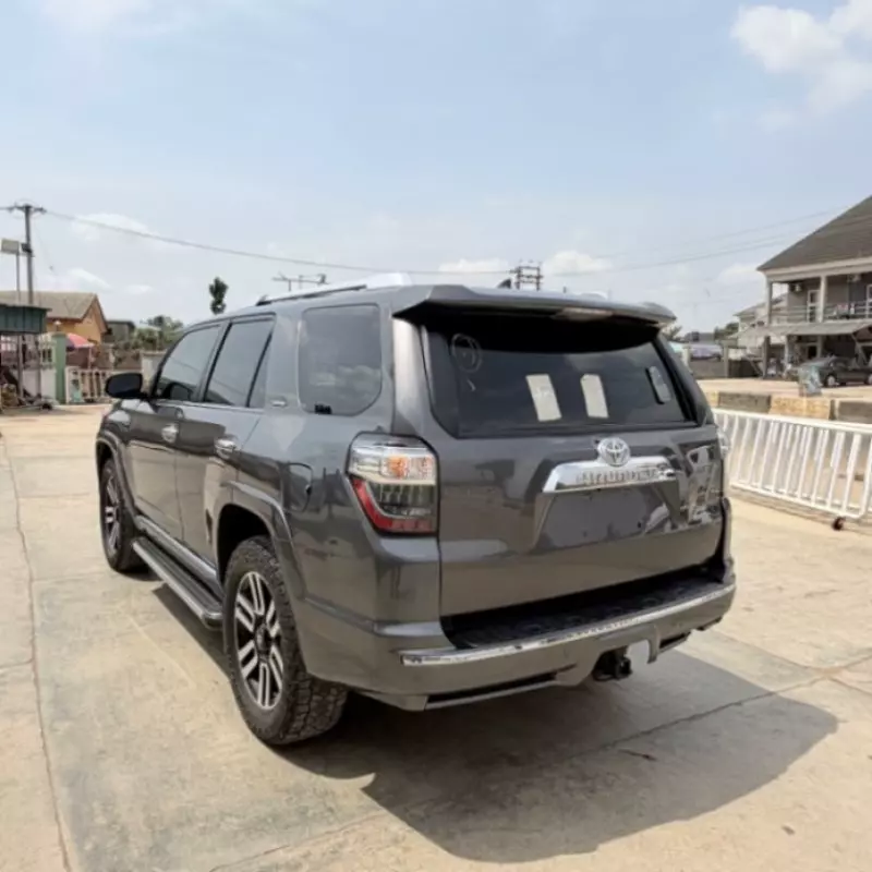 Toyota 4-Runner   - 2014