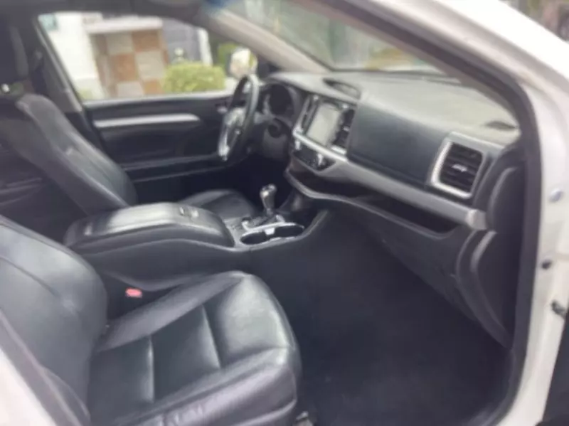 Toyota Highlander   - 2015