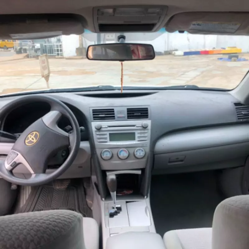 Toyota Camry - 2010