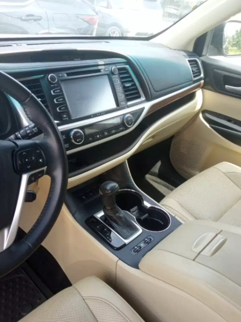 Toyota Highlander   - 2018