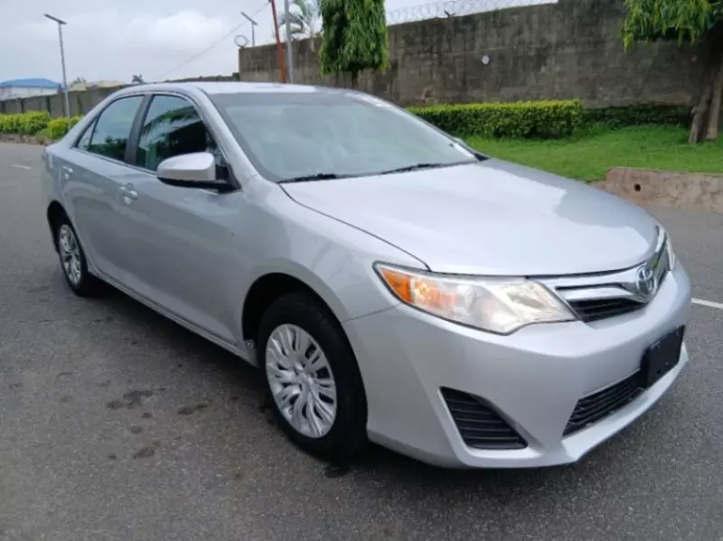 TOYOTA Camry - 2014