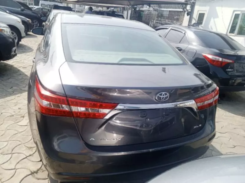 Toyota Avalon - 2014