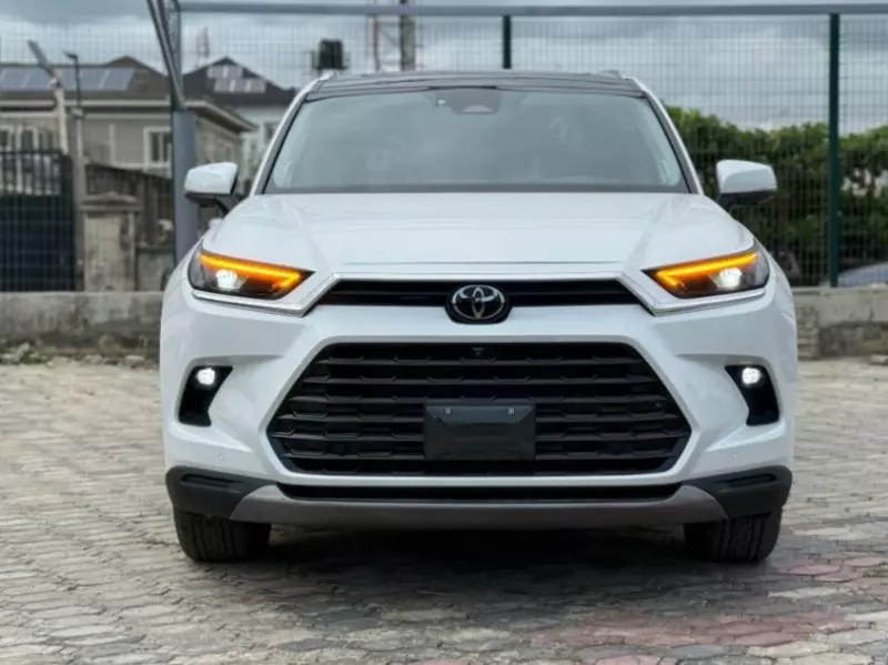Toyota Grand Highlander   - 2024