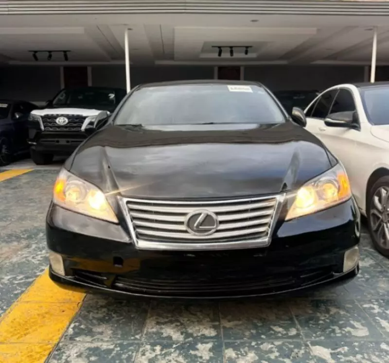 Lexus ES   - 2011