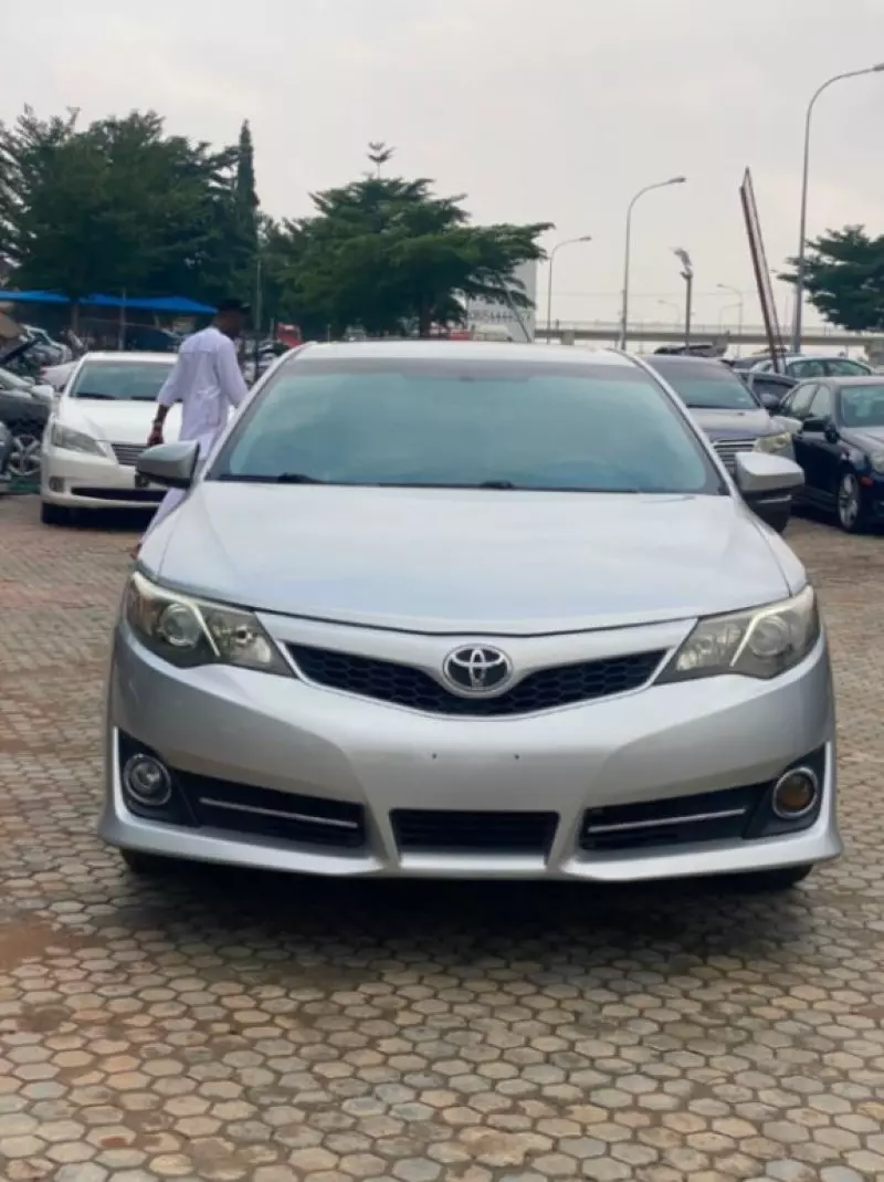 TOYOTA Camry   - 2012