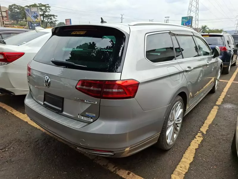 Volkswagen Passat   - 2016