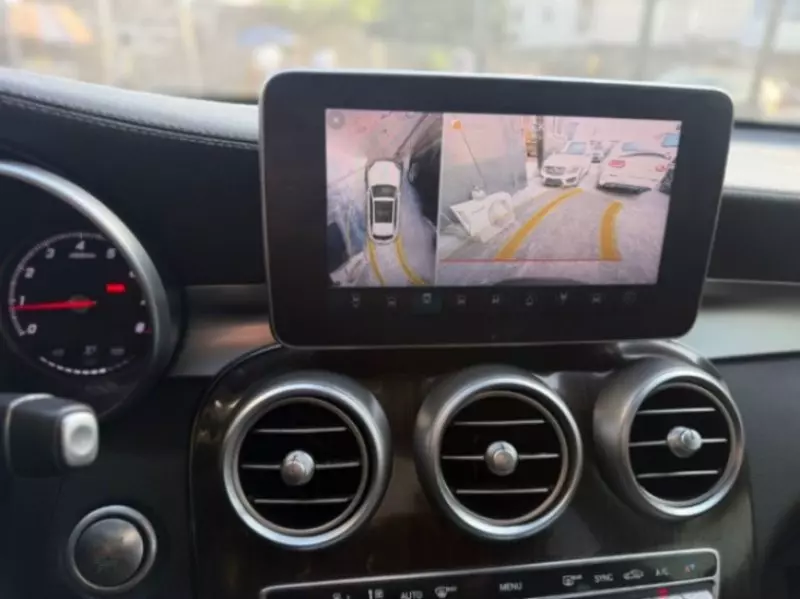 Mercedes-Benz GLC 300   - 2017