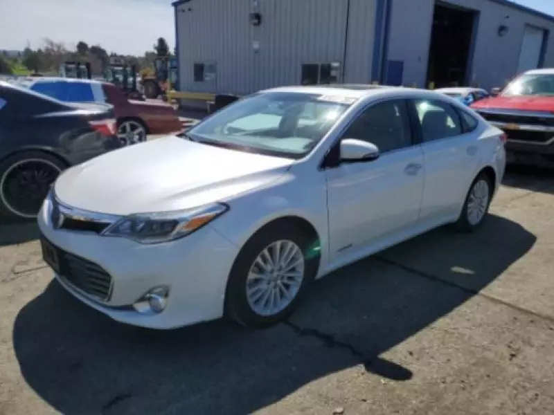 Toyota Avalon   - 2013
