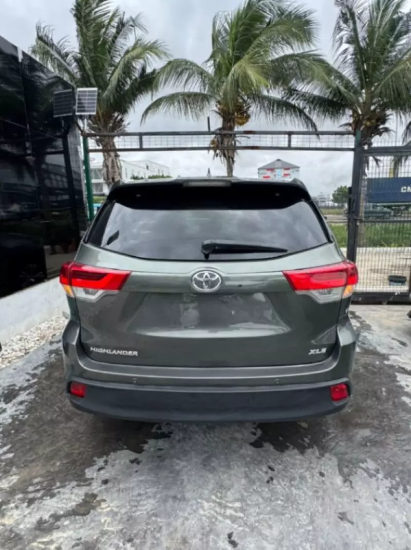 TOYOTA Highlander   - 2017