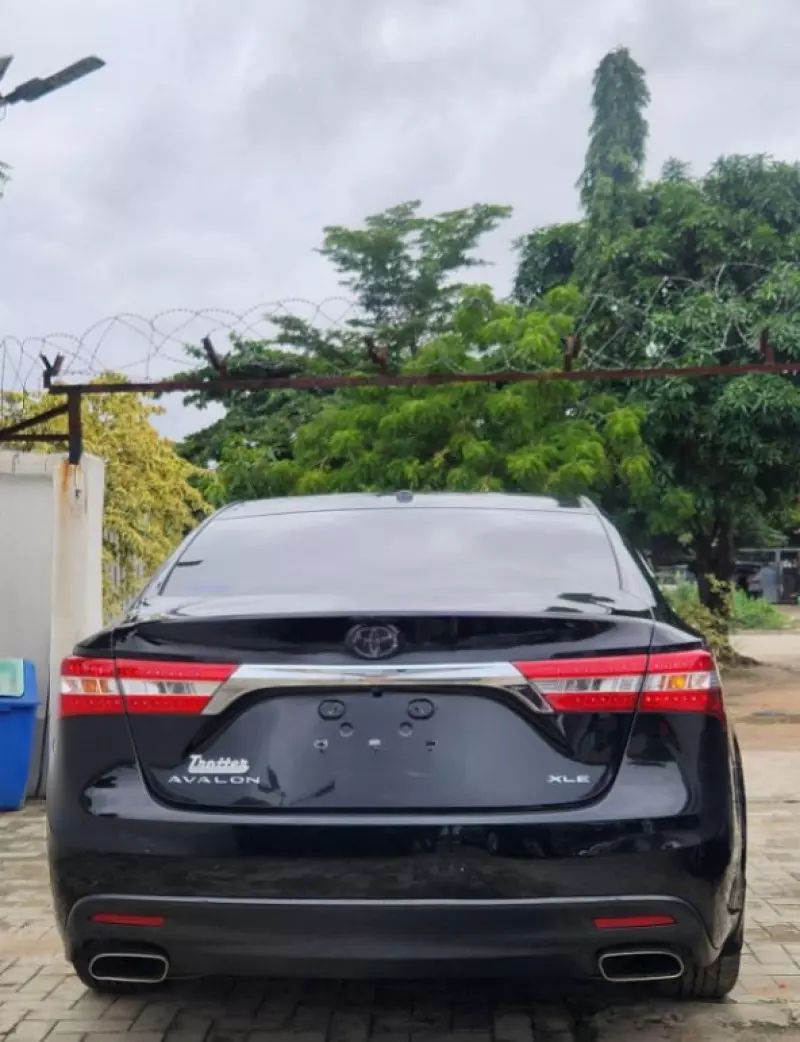 Toyota Avalon   - 2015