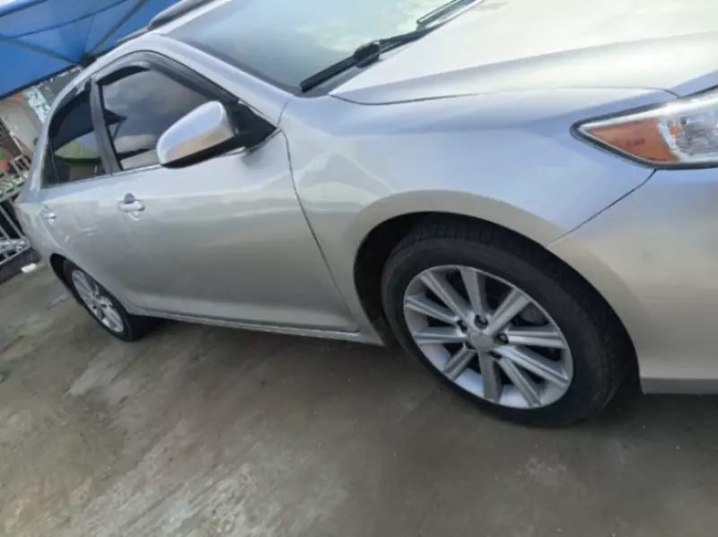 Toyota Camry   - 2012