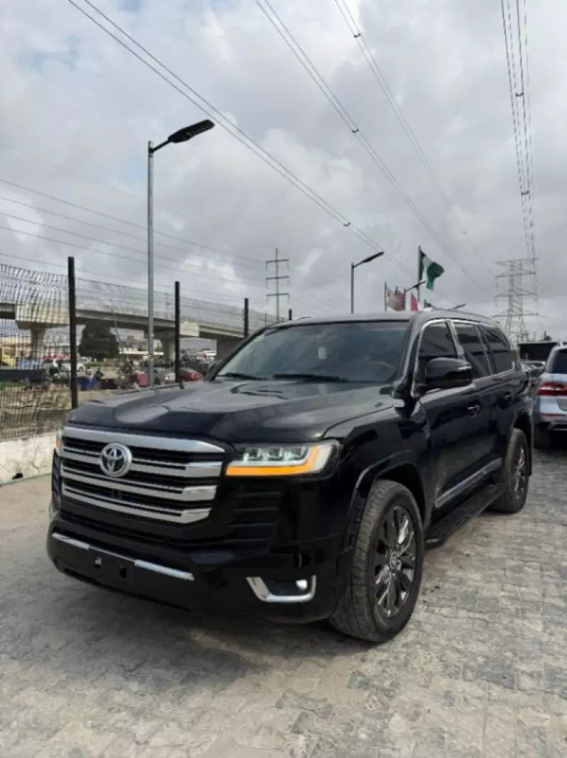 Toyota Land Cruiser   - 2012
