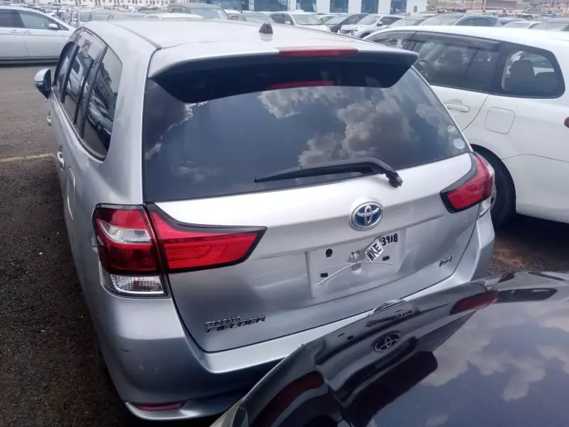 Toyota Fielder hybrid    - 2016