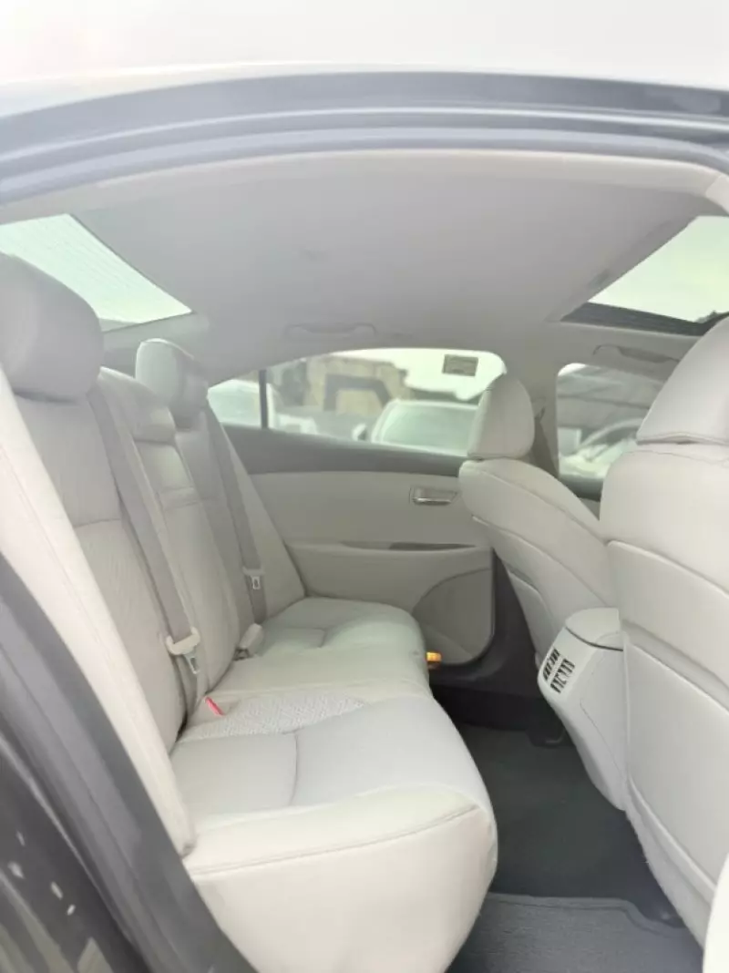 Lexus ES 350   - 2011