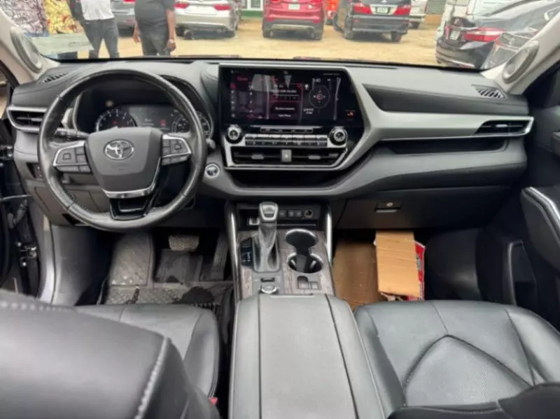 TOYOTA Highlander   - 2021