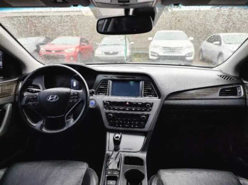 Hyundai Sonata   - 2015