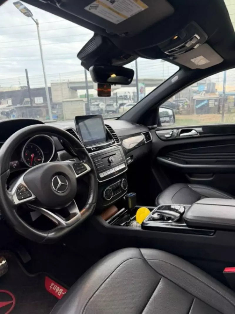 Mercedes-Benz GLE-Class   - 2017