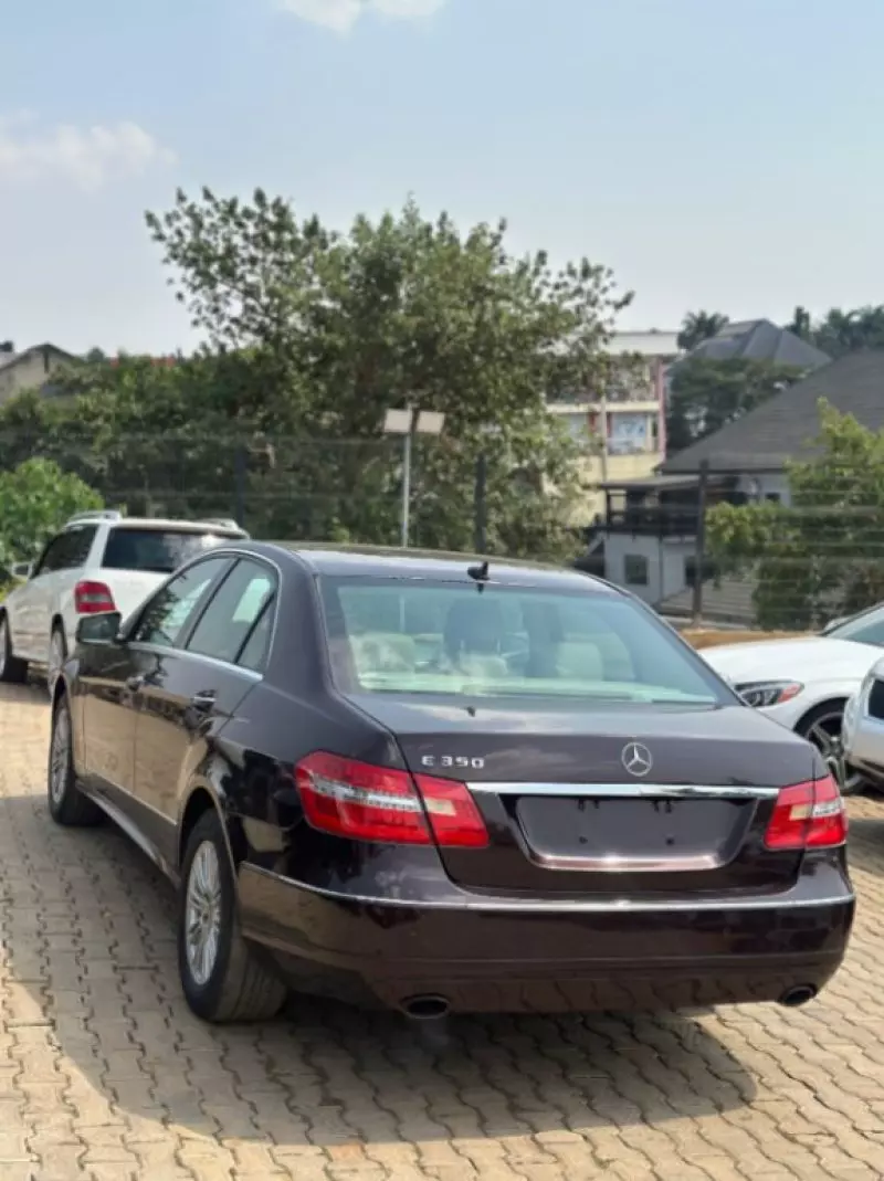 Mercedes-Benz E350   - 2009