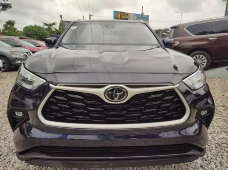 Toyota Highlander   - 2022