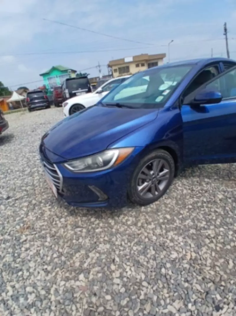 Hyundai Elantra - 2017