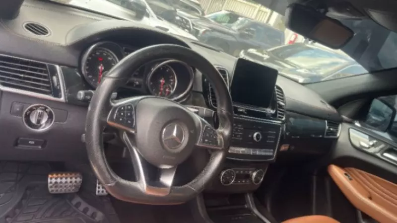 Mercedes-Benz GLE-Class   - 2017