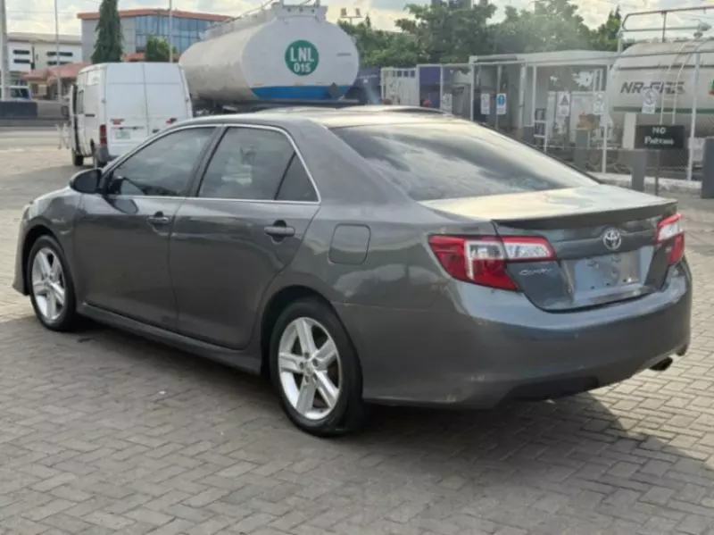 TOYOTA Camry   - 2013
