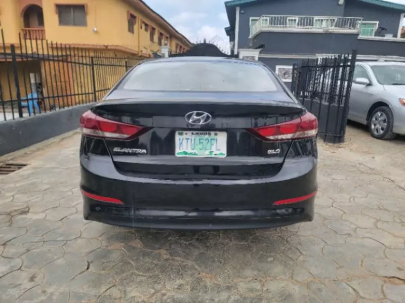 Hyundai Elantra   - 2018